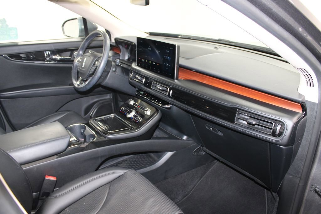 Used 2022 Lincoln Nautilus Reserve w/ Monochromatic Package image 30