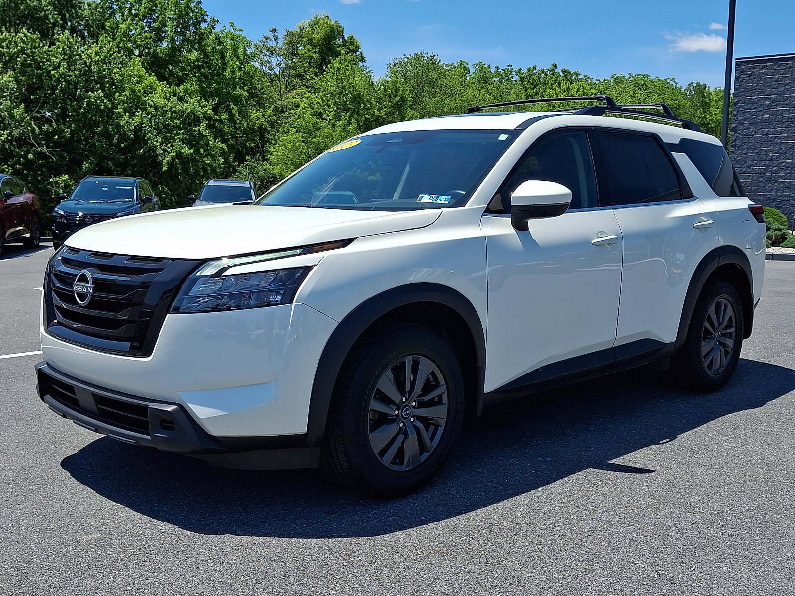 Certified 2023 Nissan Pathfinder SV w/ SV Premium Package AWD/4WD image 3