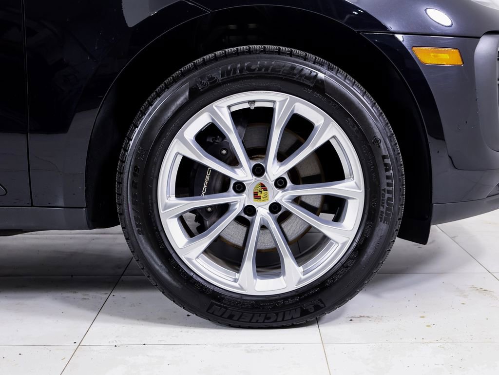 Certified 2024 Porsche Macan w/ Premium Plus Package image 26