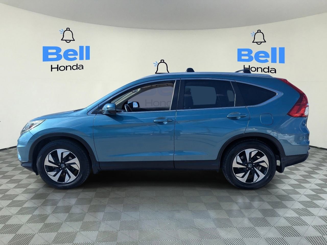 Used 2016 Honda CR-V Touring image 2