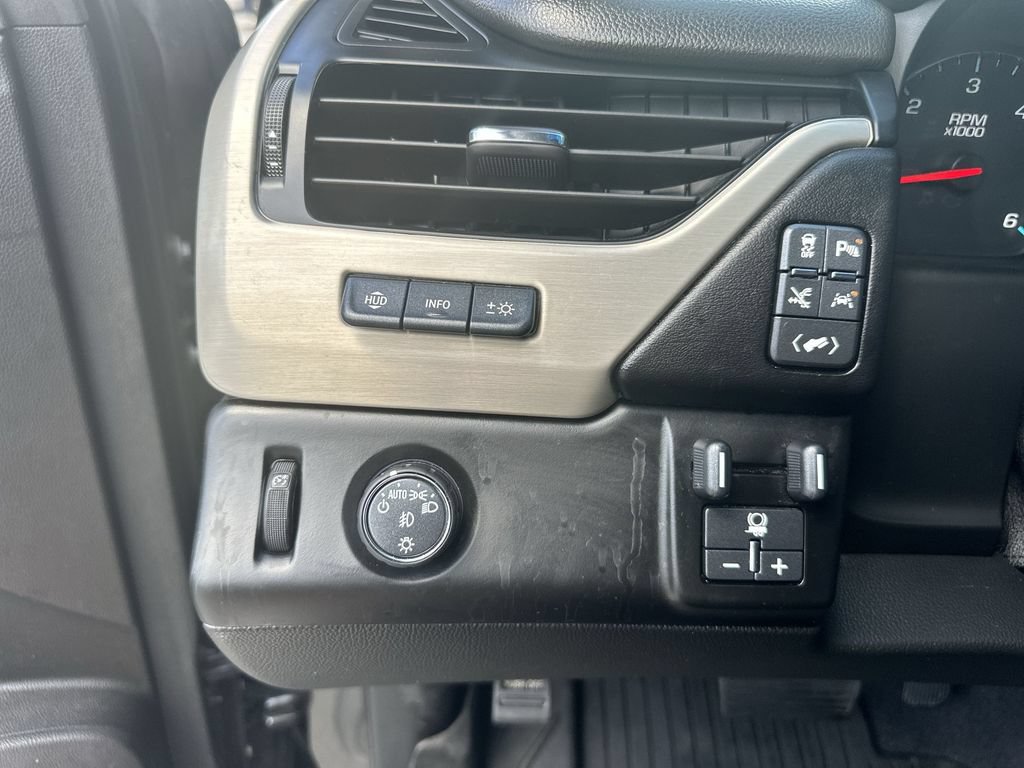 Used 2020 GMC Yukon XL Denali w/ Denali Premium Package RWD image 18