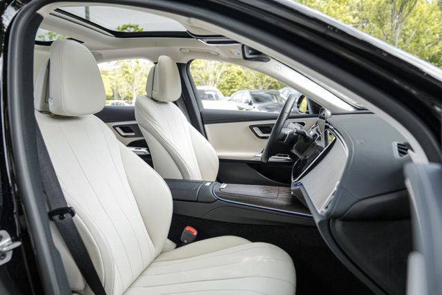 Used 2025 Mercedes-Benz E 350 4MATIC Sedan w/ Winter Package image 41