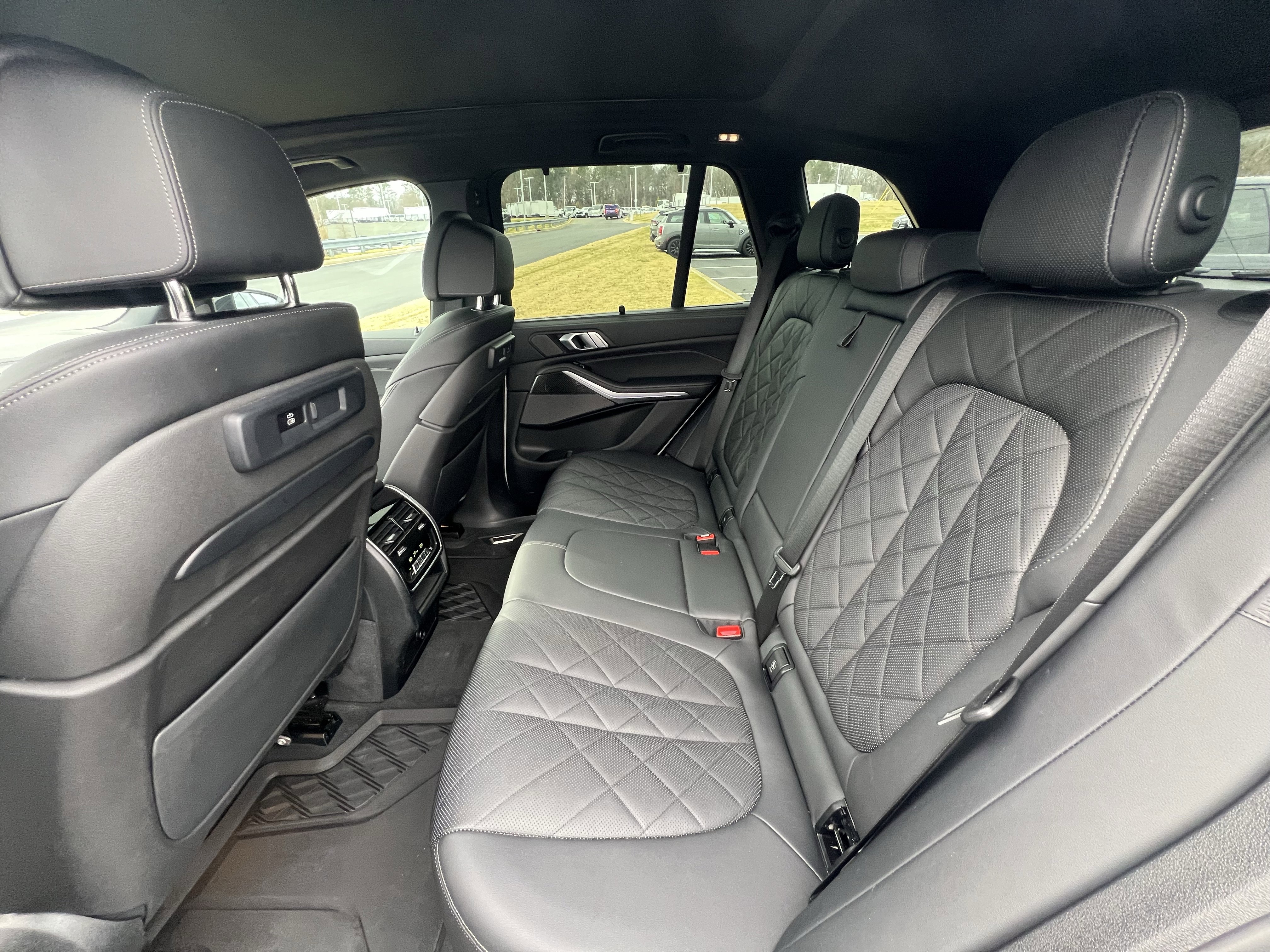 Used 2023 BMW X5 M50i w/ Executive Package image 33