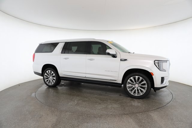 Used 2023 GMC Yukon XL Denali image 24