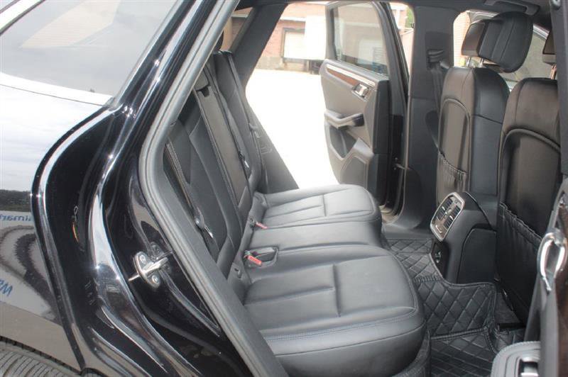 Used 2016 Porsche Macan S image 11
