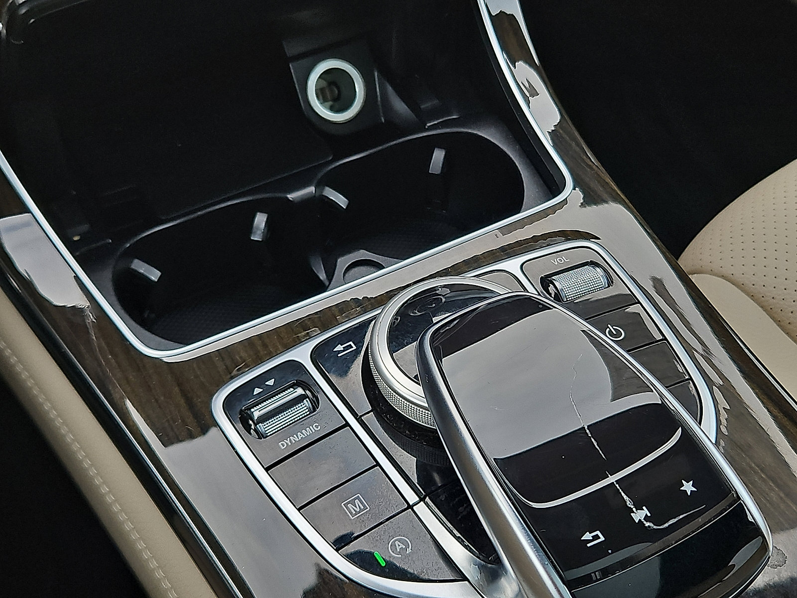 Used 2018 Mercedes-Benz GLC 300 4MATIC image 25