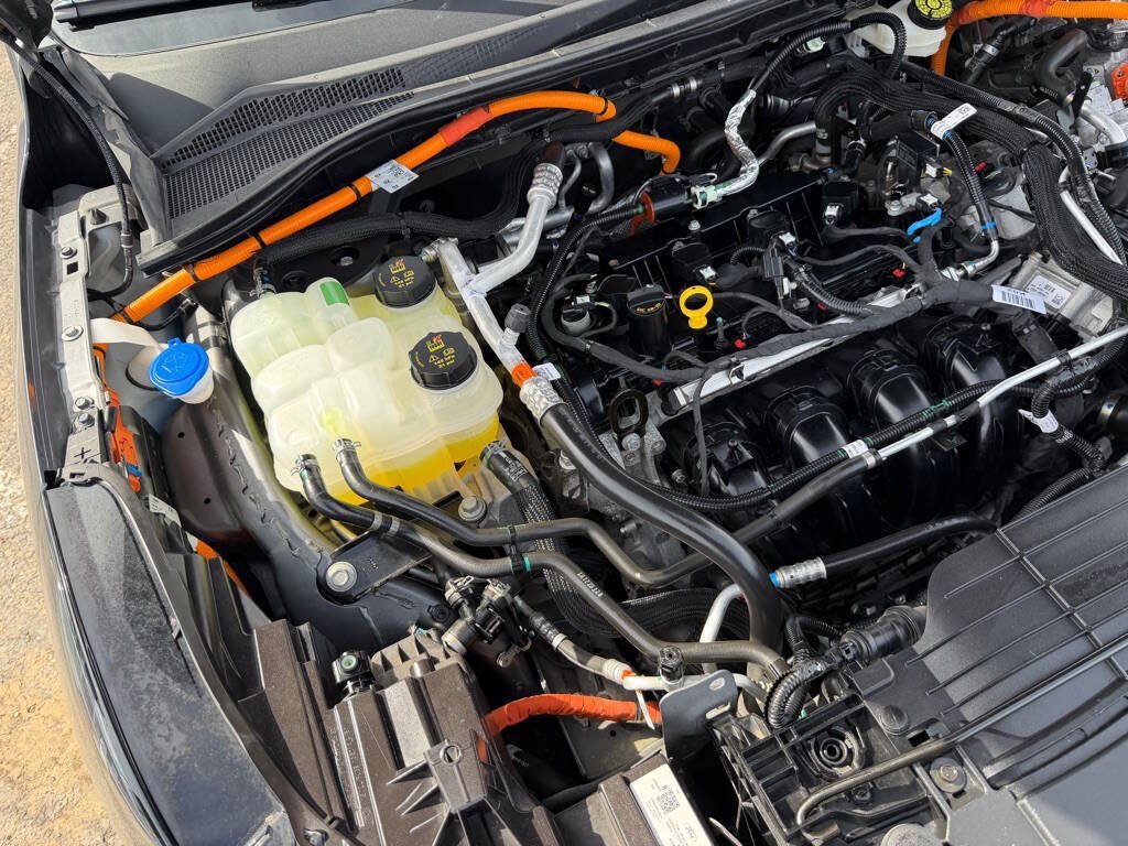 Used 2024 Ford Escape SE w/ Class II Trailer Tow Package FWD image 62