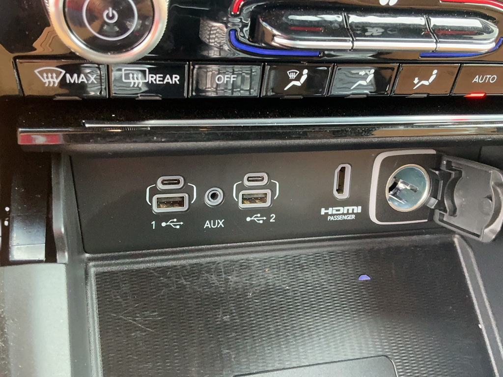 Used 2024 Jeep Grand Cherokee Summit AWD/4WD image 30