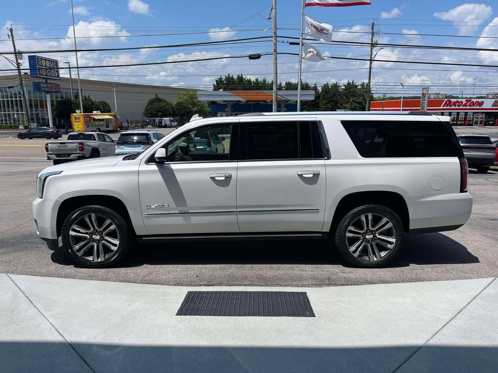 Certified 2020 GMC Yukon XL Denali w/ Denali Premium Package AWD/4WD image 6