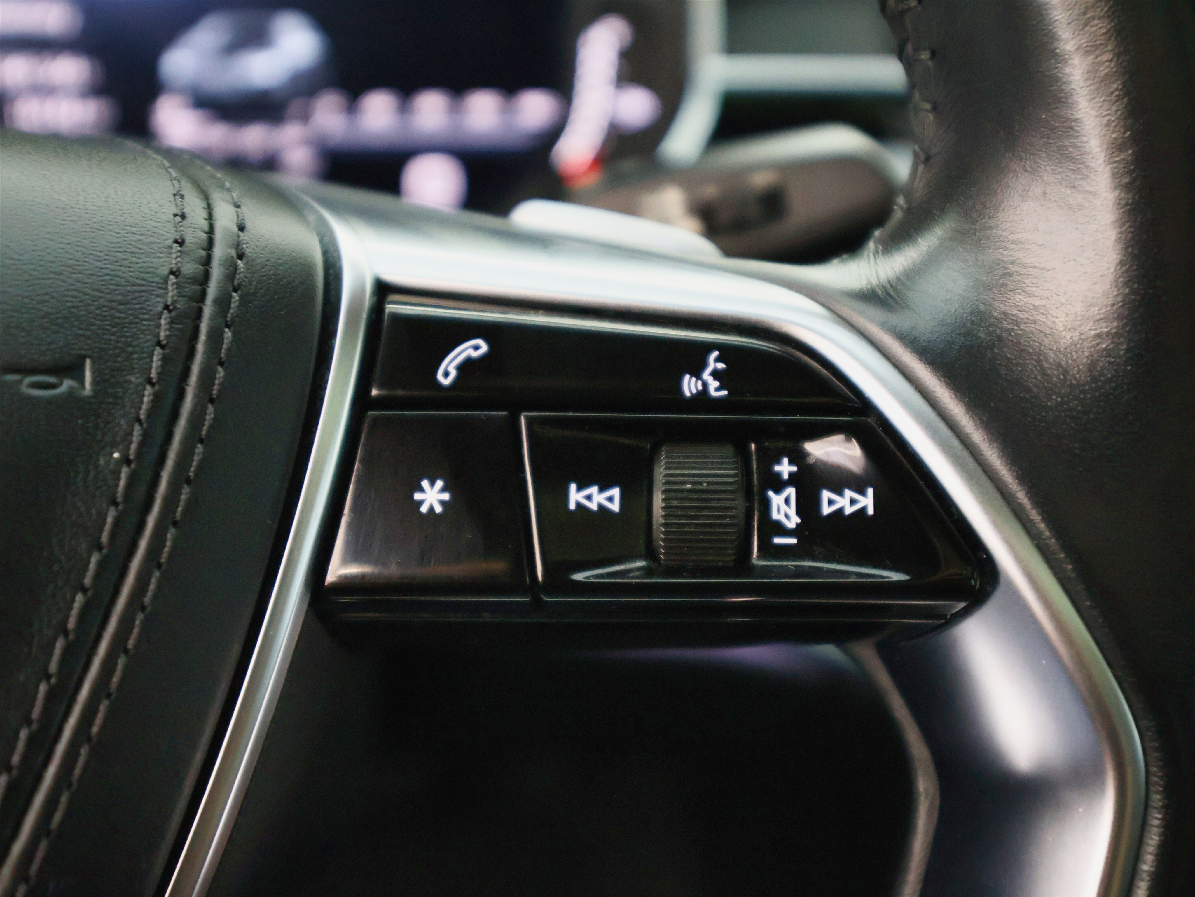 Used 2020 Audi A8 L 4.0T w/ Executive Package image 55