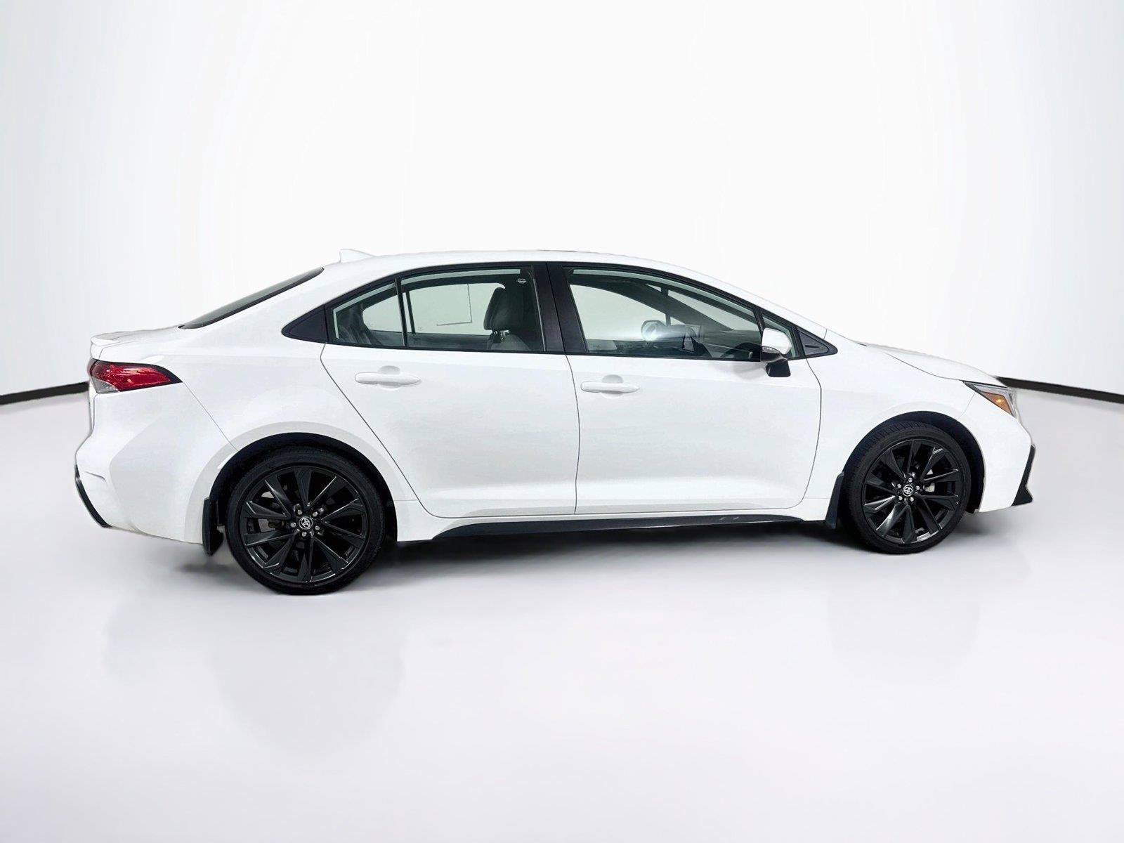 Used 2024 Toyota Corolla SE w/ SE Premium Package FWD image 8