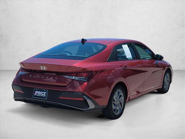 Used 2024 Hyundai Elantra SEL FWD image 5