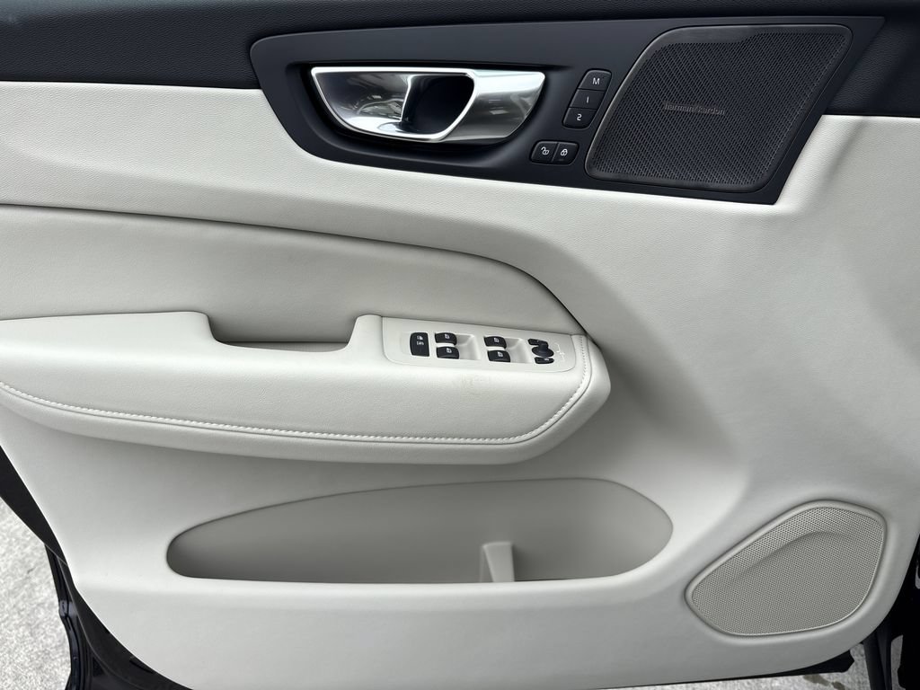 New 2026 Volvo XC60 T8 Ultra AWD/4WD image 9