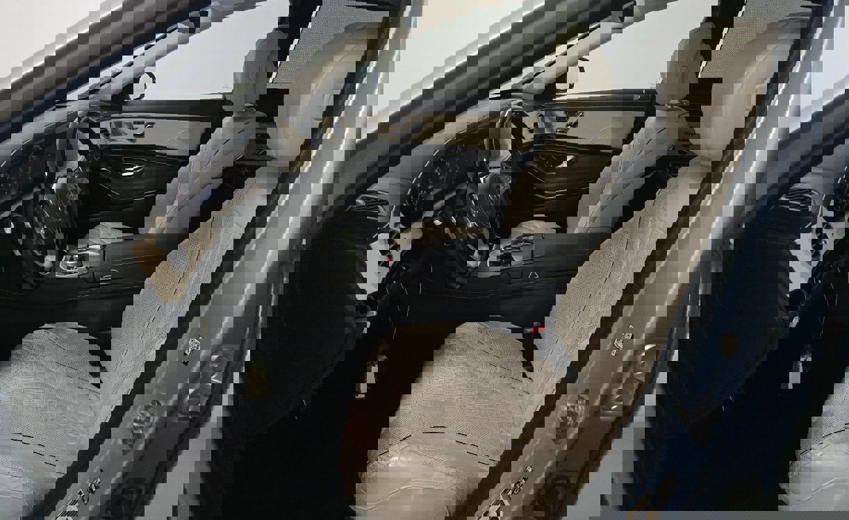 Used 2019 Mercedes-Benz S 560 Sedan image 3