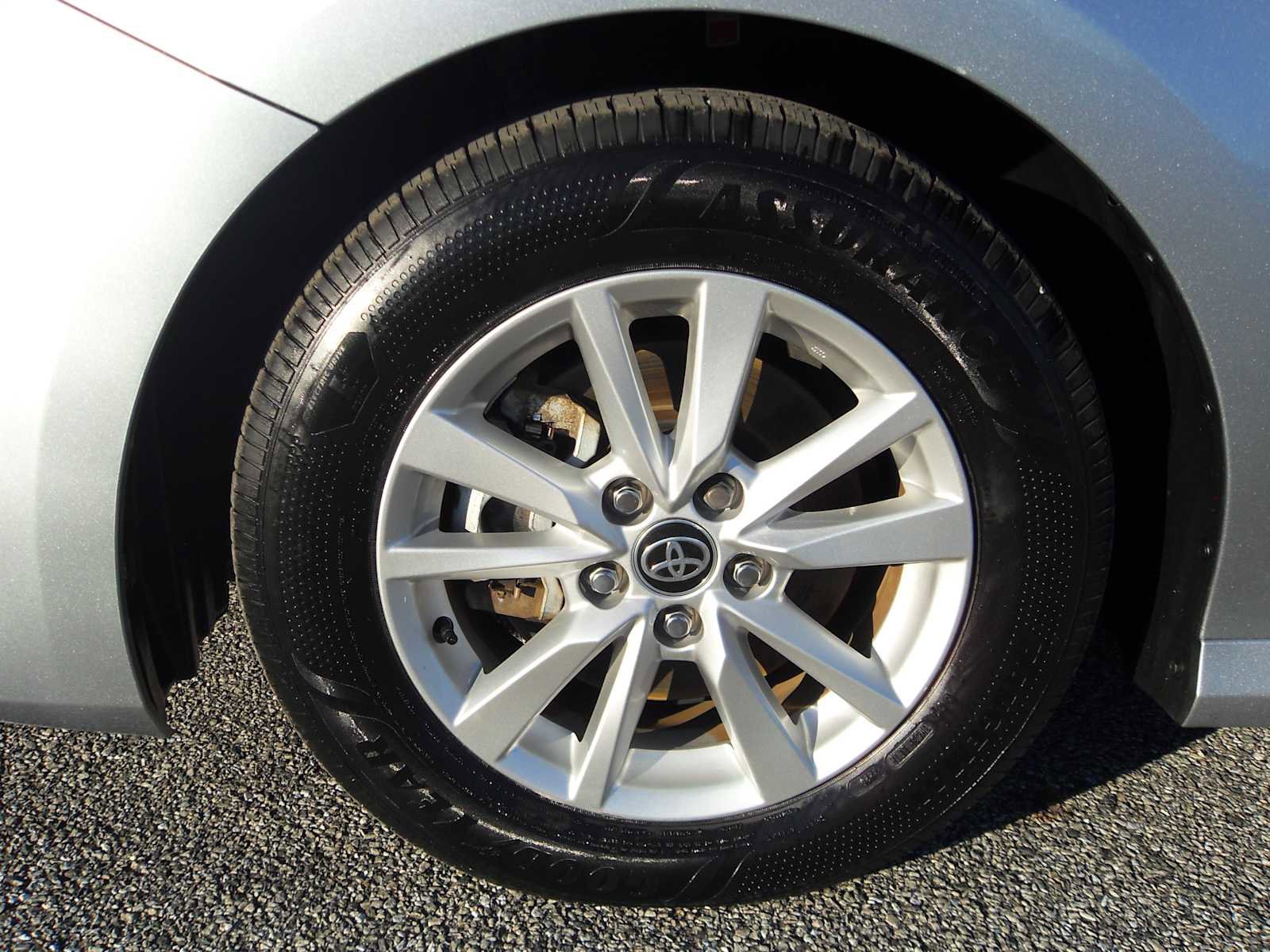 Used 2025 Toyota Camry LE image 14