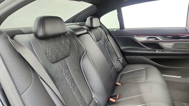 Used 2022 BMW 750i xDrive w/ Executive Package AWD/4WD image 25