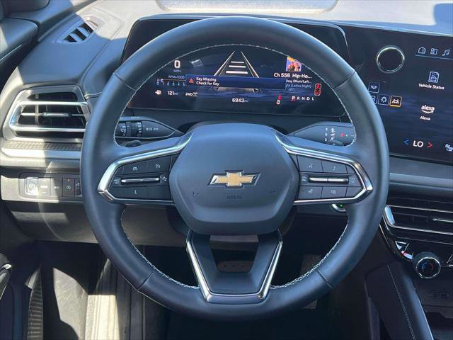 Used 2025 Chevrolet Traverse LT image 13