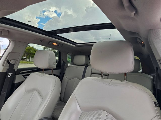 Used 2015 Cadillac SRX Luxury w/ Driver Assist Package FWD image 13