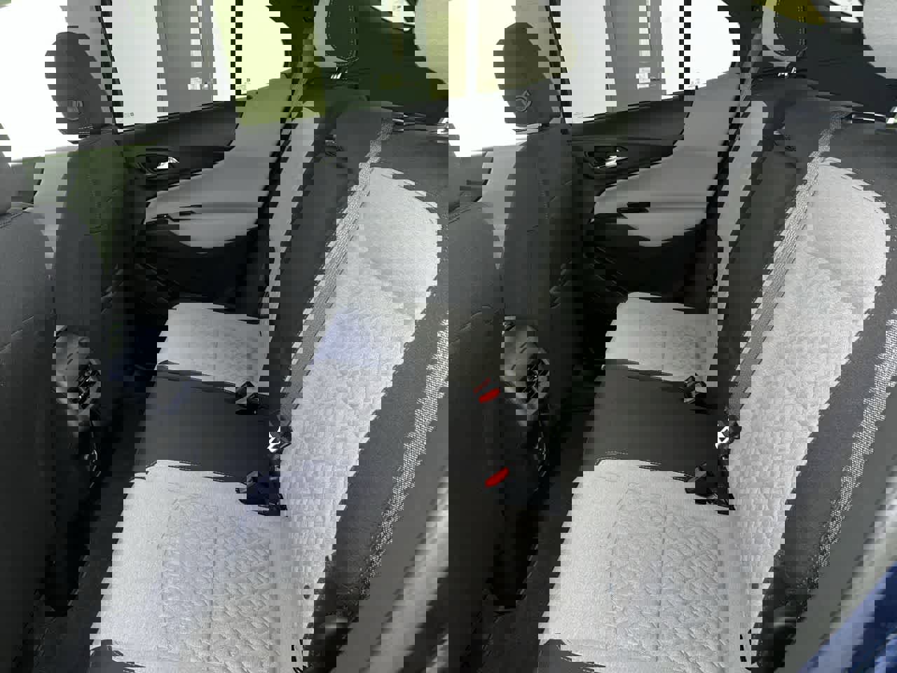 Used 2022 Chevrolet Equinox LS w/ LS Convenience Package image 26