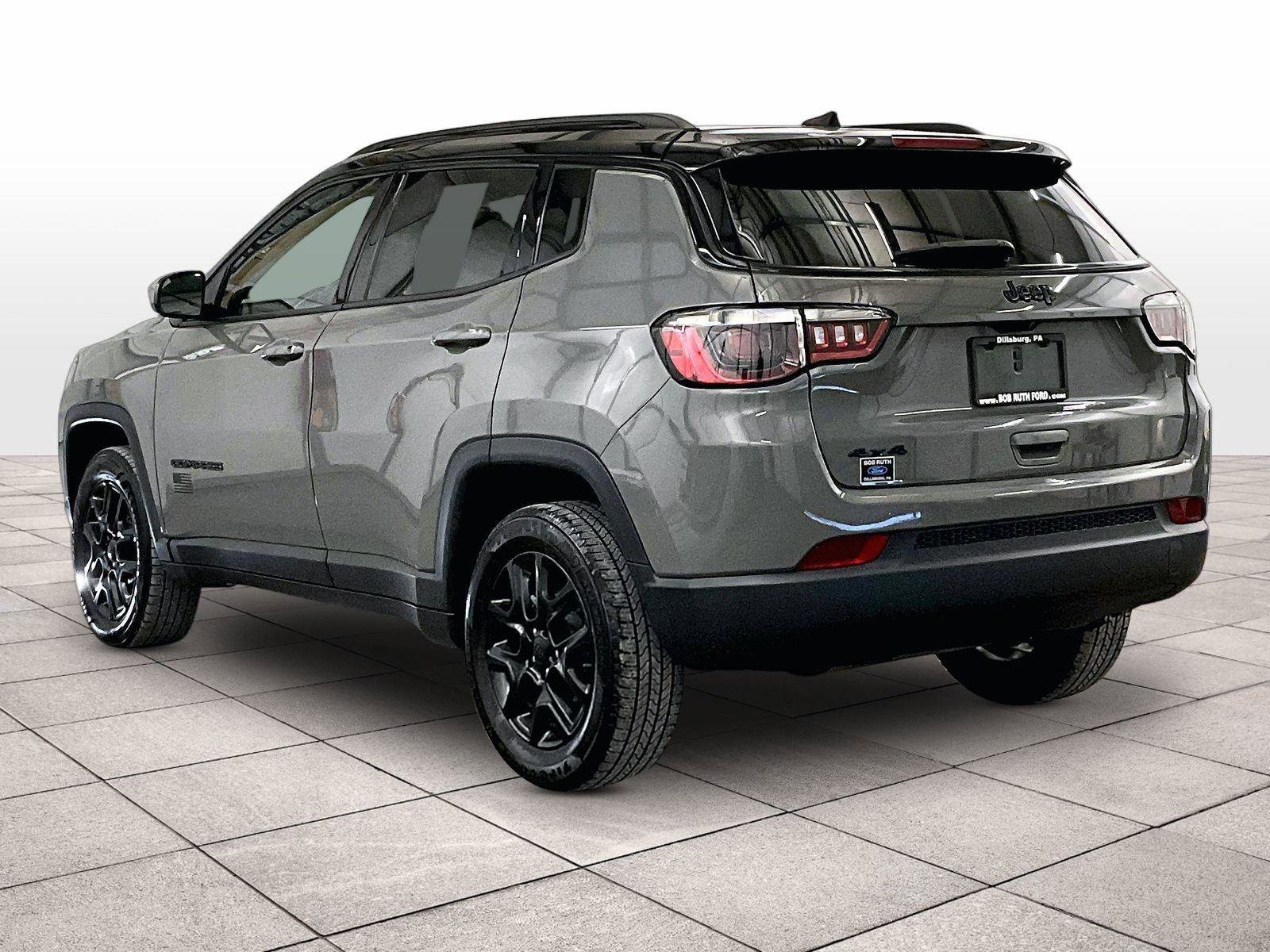 Used 2021 Jeep Compass Sport image 10