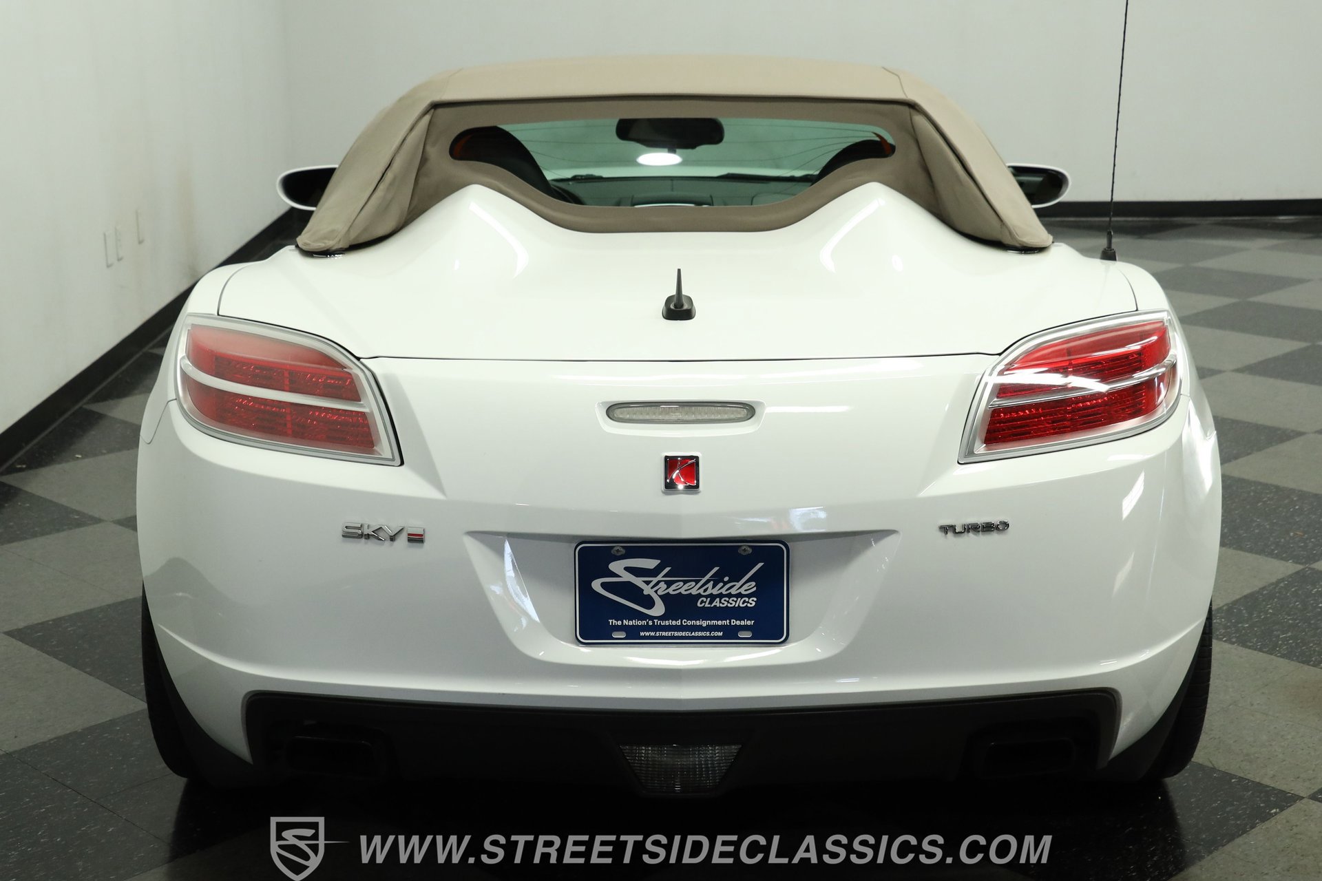 Used 2009 Saturn Sky Red Line image 9