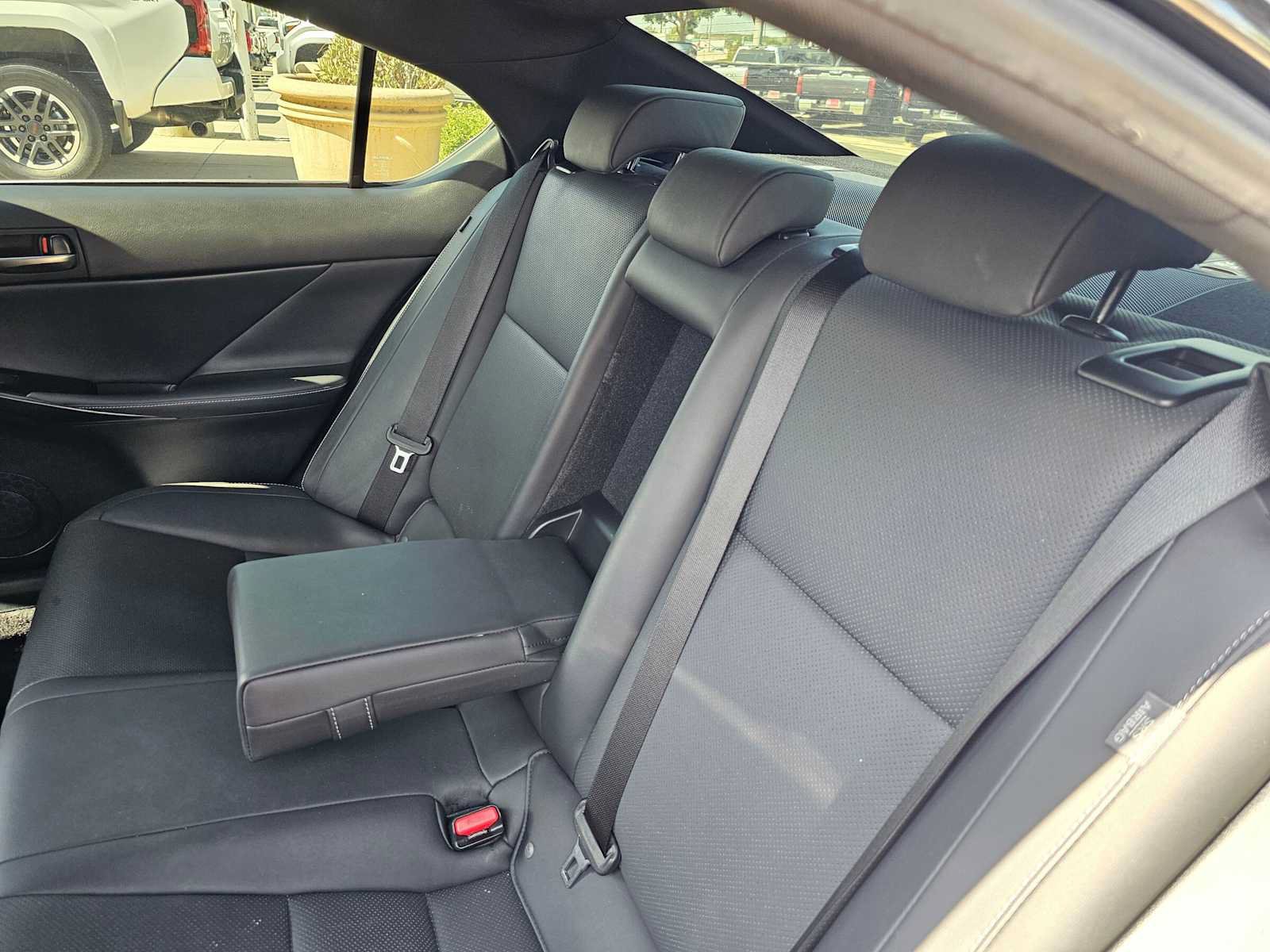 Used 2022 Lexus IS 300 AWD image 17