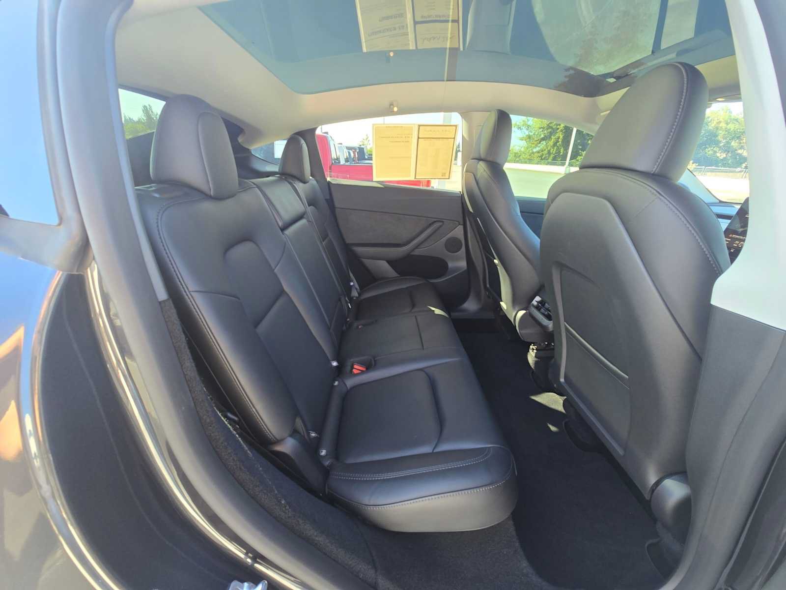 Used 2025 Tesla Model Y Long Range RWD image 12