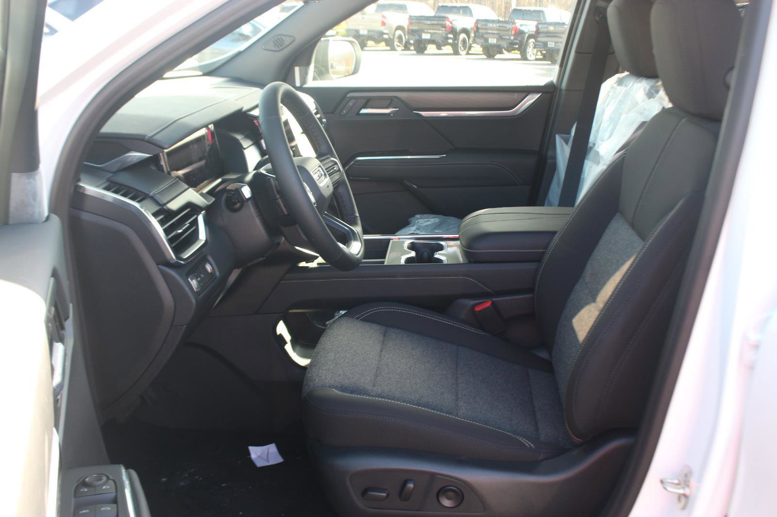 New 2026 GMC Acadia Elevation image 13