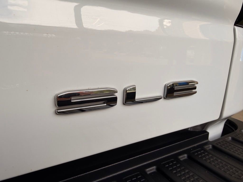 Used 2024 GMC Sierra 1500 SLE w/ Preferred Package image 12