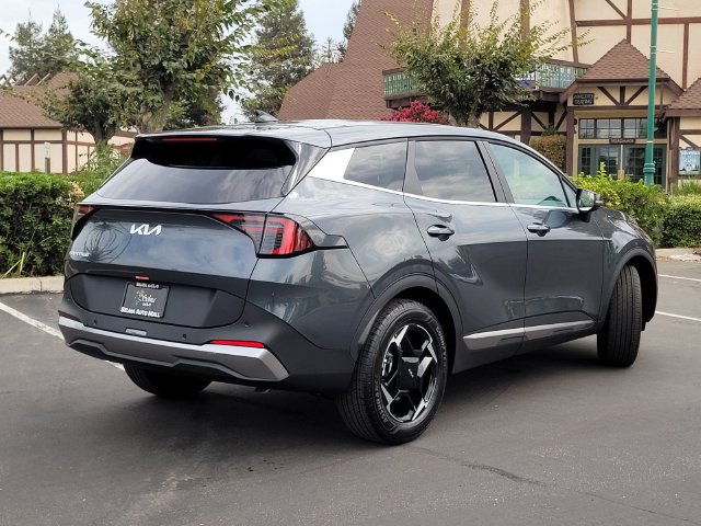 New 2026 Kia Sportage EX FWD image 4