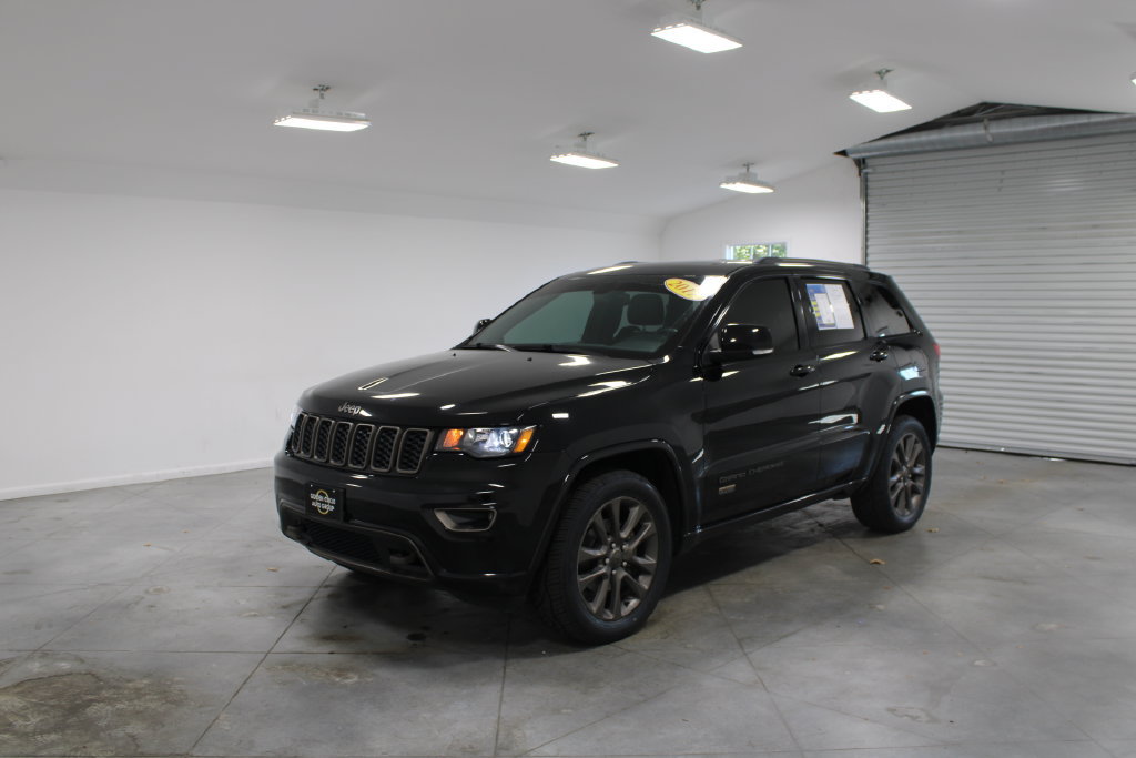Used 2017 Jeep Grand Cherokee Limited 75th Anniversary AWD/4WD image 4