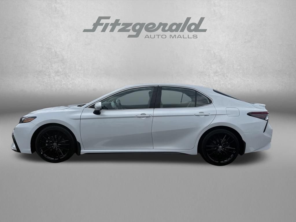 Used 2024 Toyota Camry XSE w/ Navigation Package FWD image 3