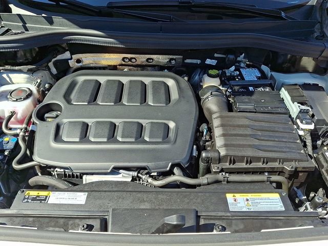 Used 2025 Volkswagen Tiguan SEL R-Line AWD/4WD image 29