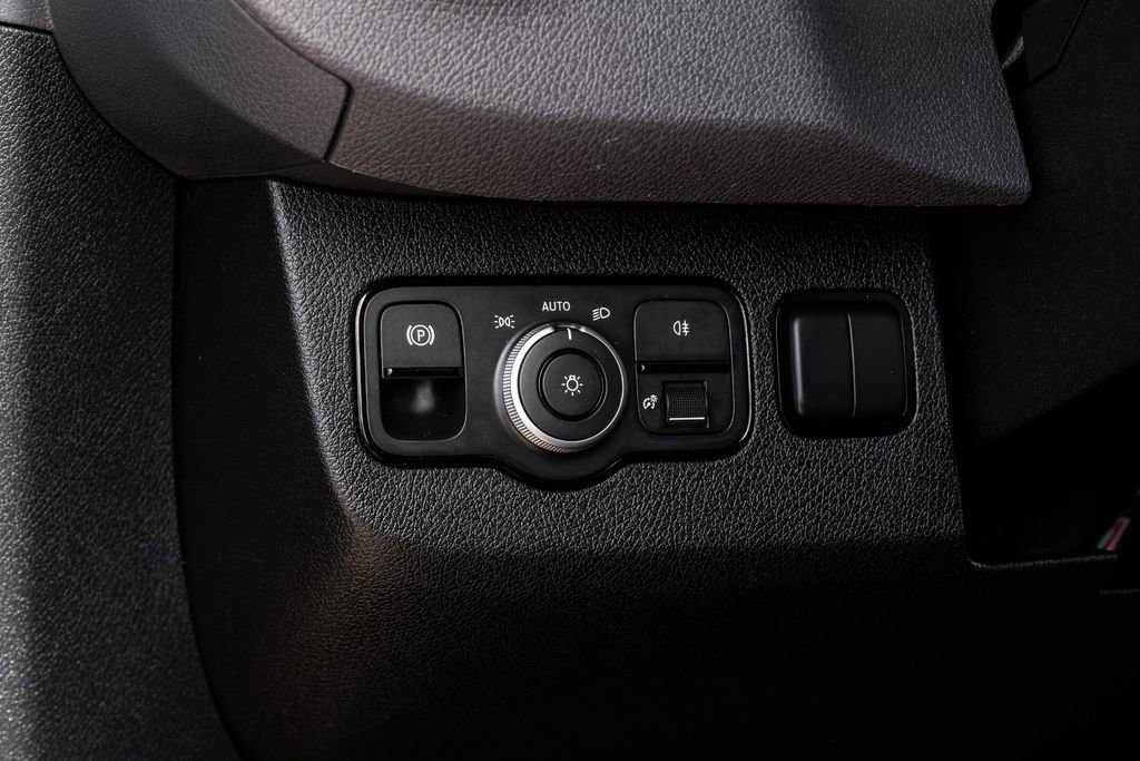 Used 2025 Mercedes-Benz Sprinter 2500 w/ Dashboard Charging Package image 24