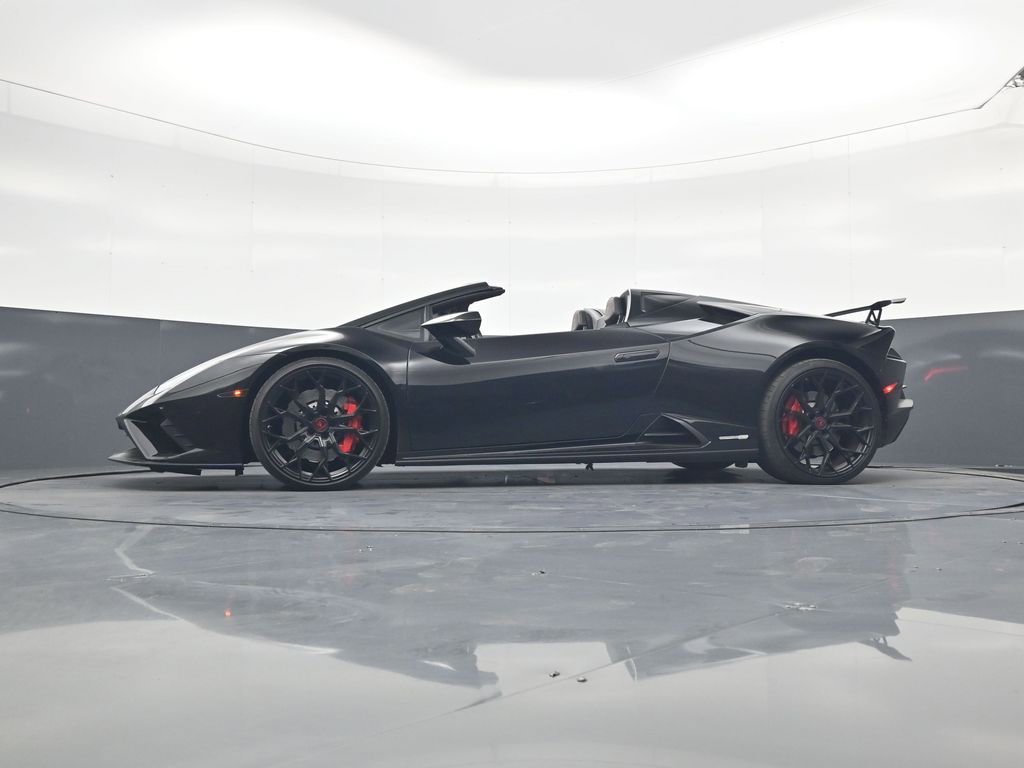 Used 2020 Lamborghini Huracan EVO image 26