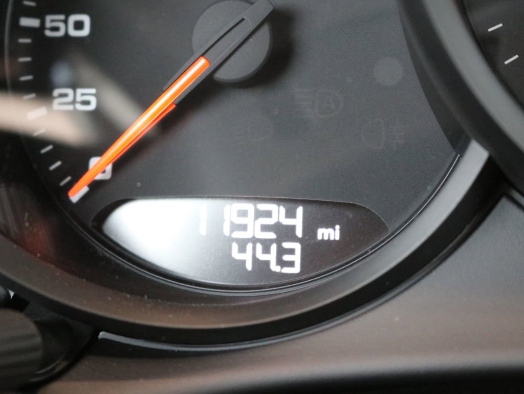 Used 2022 Porsche 718 Boxster RWD image 14