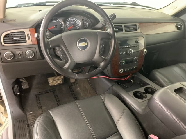 Used 2009 Chevrolet Suburban LT AWD/4WD image 16