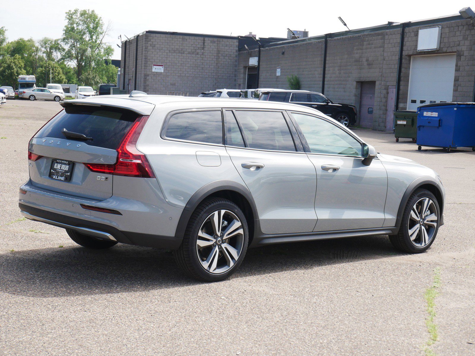 New 2026 Volvo V60 B5 Cross Country Plus w/ Climate Package image 3