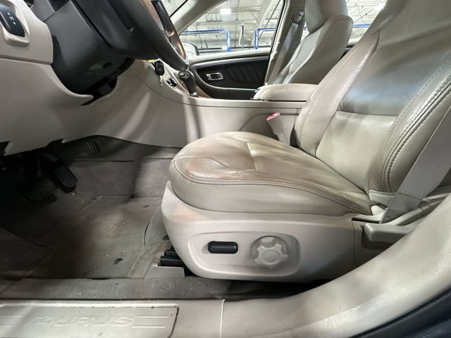 Used 2010 Ford Taurus SEL FWD image 18
