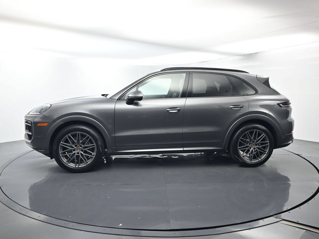 Certified 2025 Porsche Cayenne AWD/4WD image 2