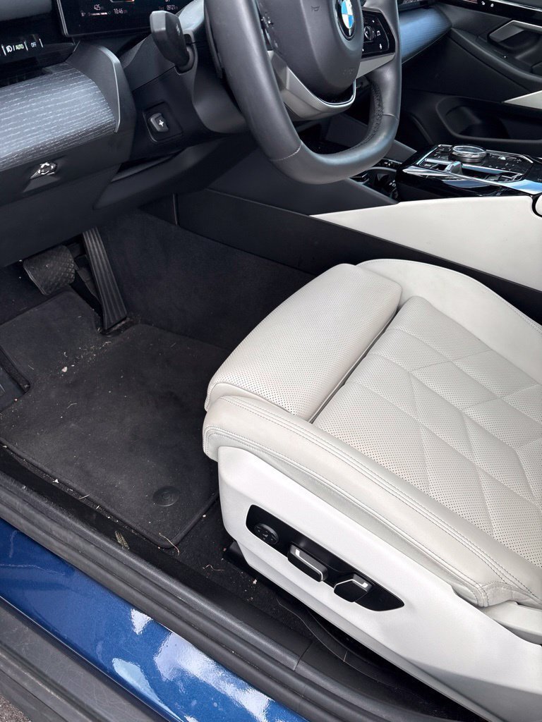Certified 2024 BMW 530i w/ Premium Package RWD image 2