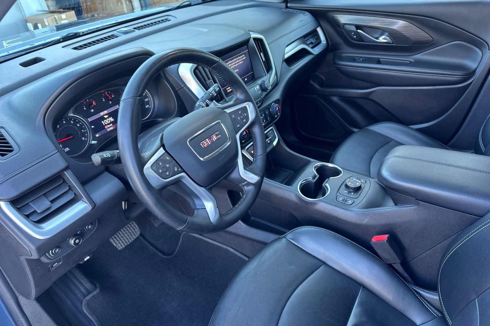 Used 2024 GMC Terrain SLT image 11