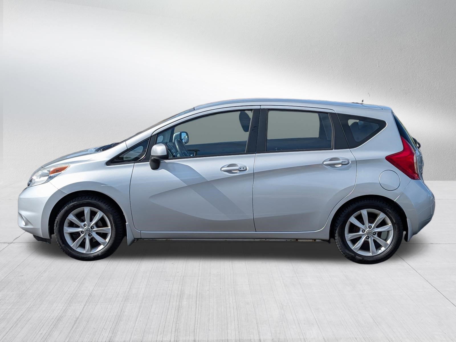Used 2014 Nissan Versa Note SV w/ SL Package FWD image 2