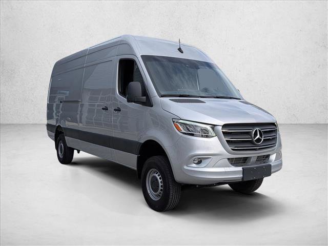 Used 2024 Mercedes-Benz Sprinter 2500 image 3