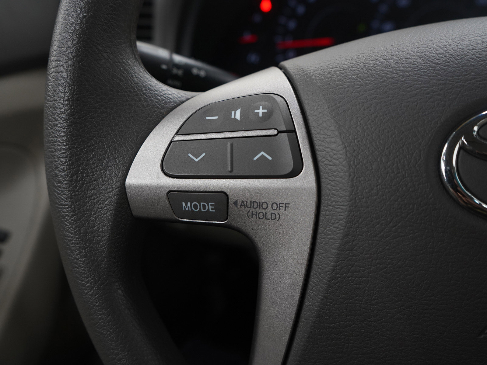 Used 2010 Toyota Camry LE FWD image 22