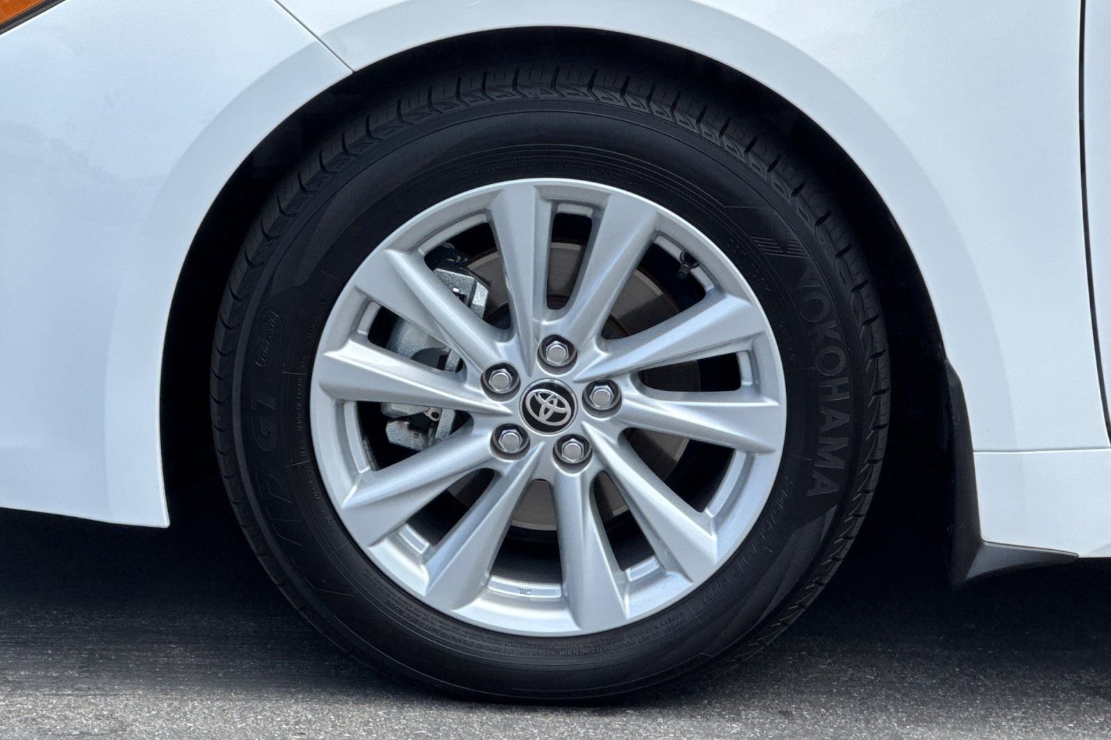 Used 2025 Toyota Corolla SE w/ SE Package FWD image 35