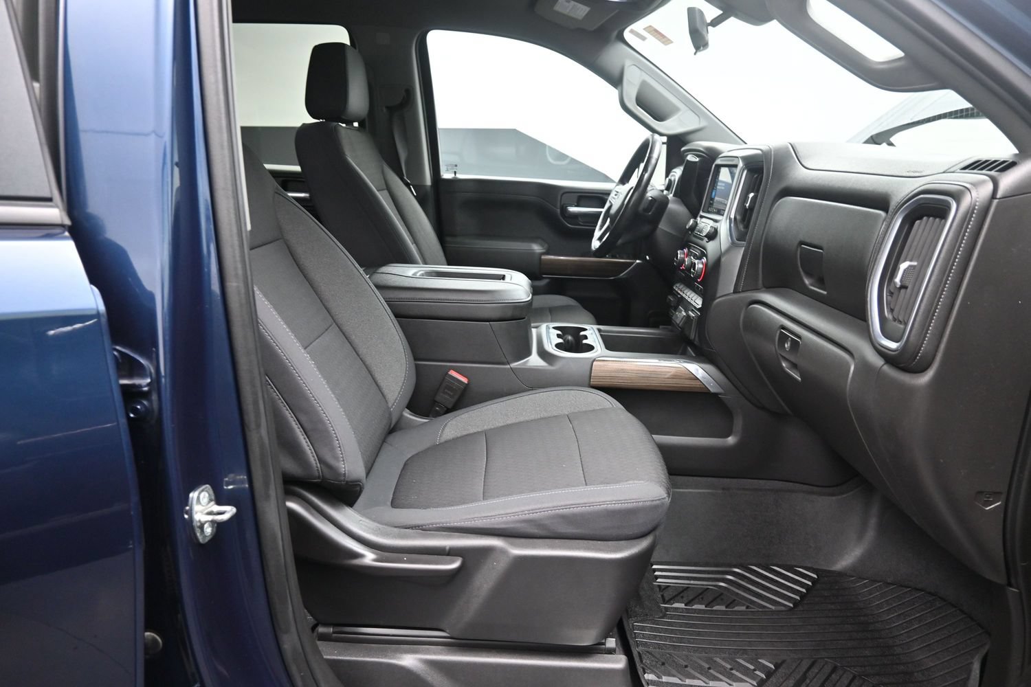 Used 2020 Chevrolet Silverado 1500 LT Trail Boss AWD/4WD image 37
