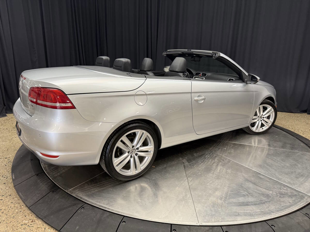 Used 2012 Volkswagen Eos Lux FWD image 9