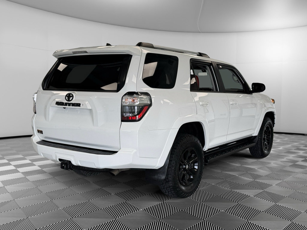 Used 2019 Toyota 4Runner SR5 AWD/4WD image 8