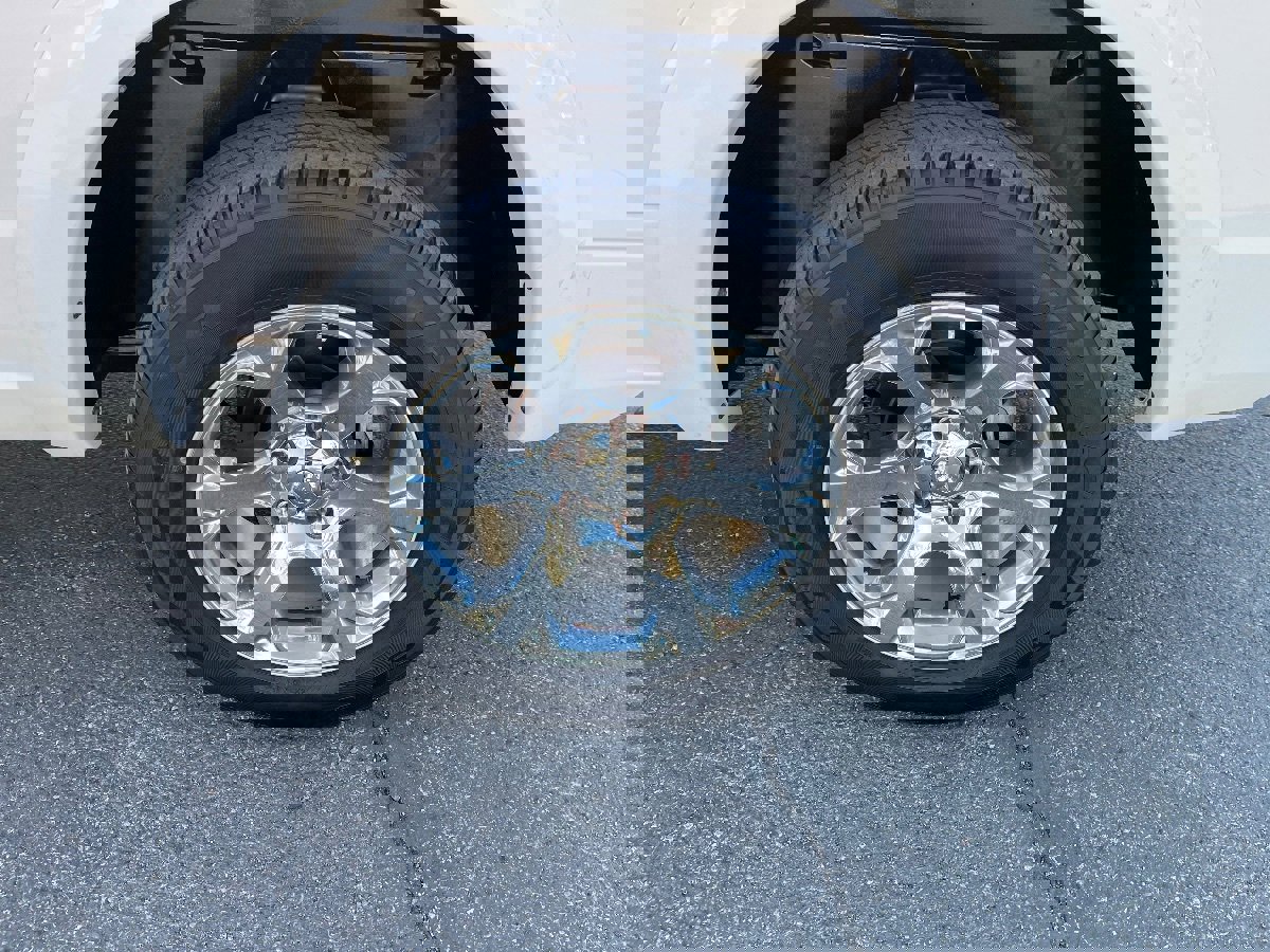 Used 2017 RAM 1500 Laramie RWD image 42